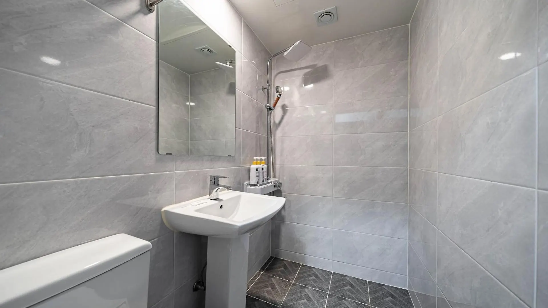 Hotel Rodem Incheon 3*,  South Korea
